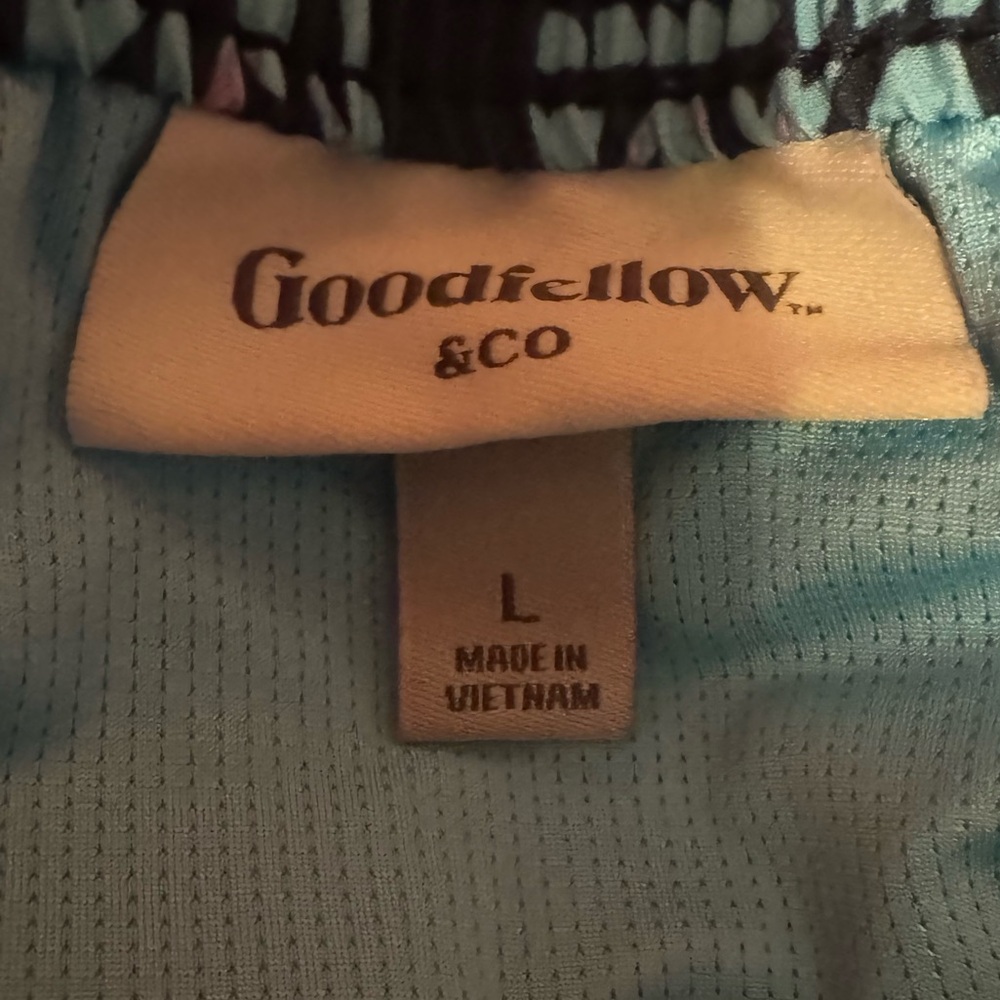 Good fellow and co men’s swim trunks size large 🌤️🏖️😎 - Picture 2 of 2